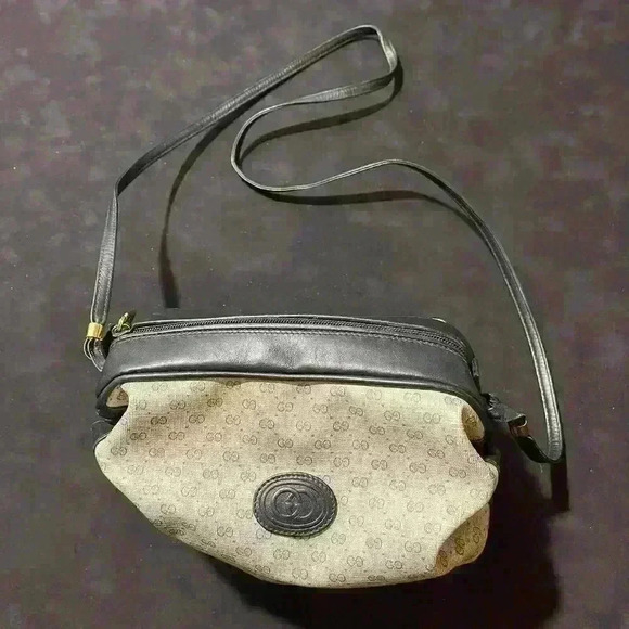 Vintage 70s/80s Gucci Authentic Barrel Crossbody Micro GG Mini Bag 007-115-5770 - Picture 1 of 16